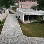 Fruit Garden *
